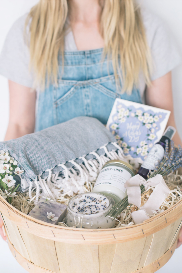 25 Best Mother’s Day Gift Basket Ideas She’ll Love!