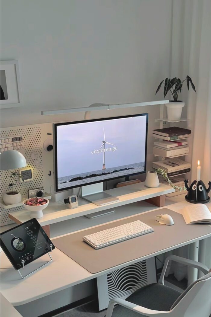 25 Unique Desk Decor Ideas To Dress Up Your Workspace Now