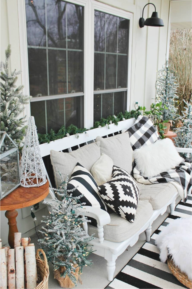 10 Best Christmas Deck Decor Ideas To Enjoy Outdoor