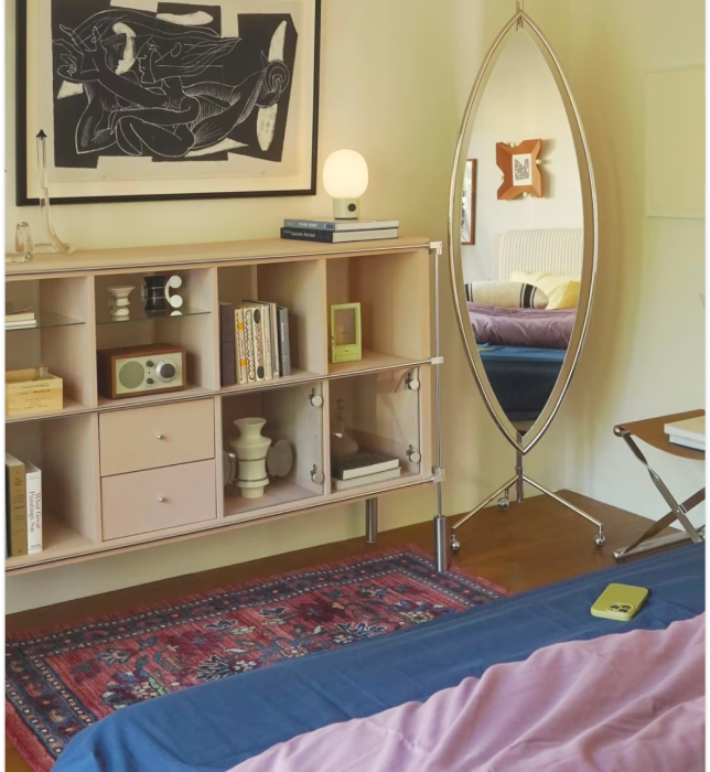 How To Organize a Small Bedroom on a Budget (23 Best Tips To Maximize Space!)