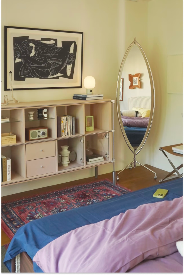 How To Organize a Small Bedroom on a Budget (23 Best Tips To Maximize Space!)